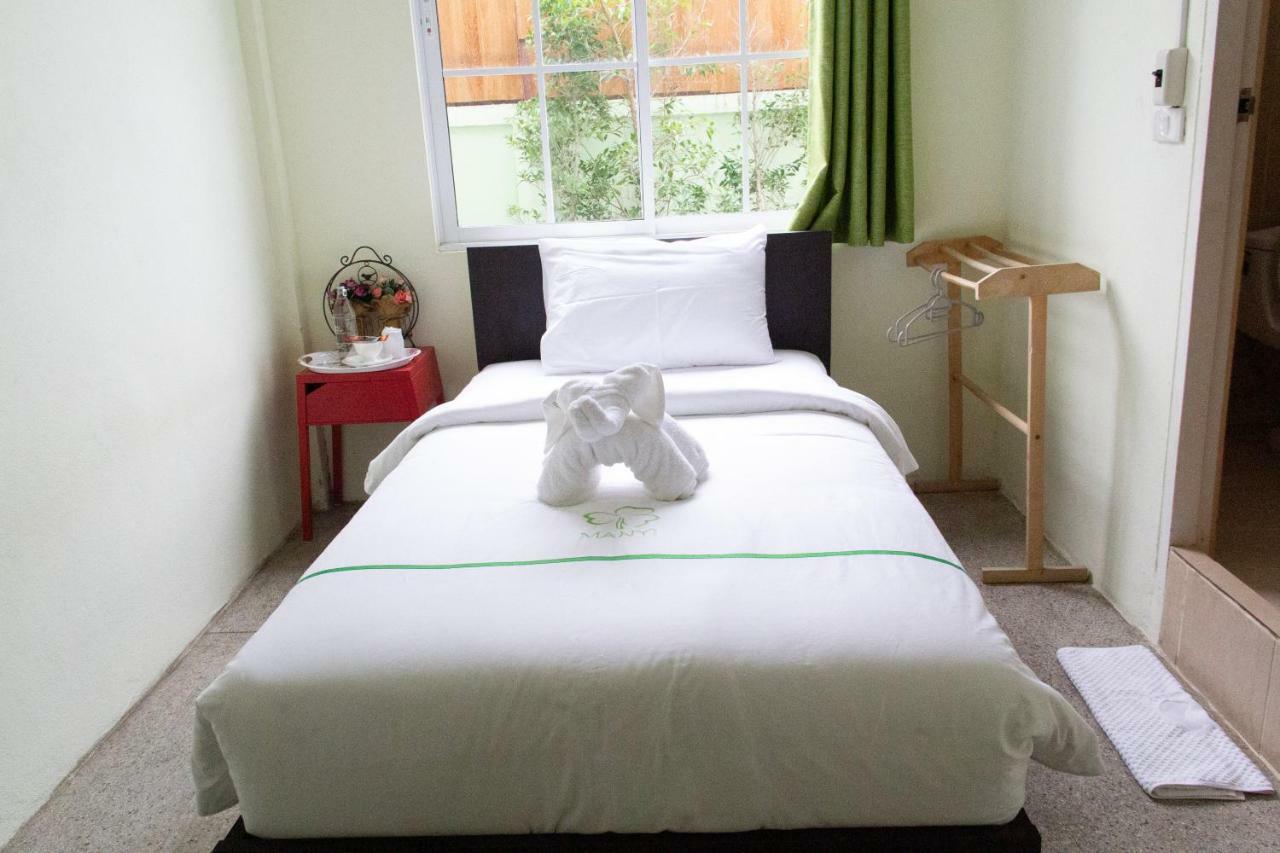 Manyi Boutique House Hotel Chiang Mai Buitenkant foto
